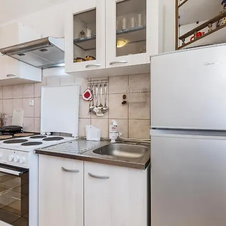 Awesome In With Kitchen בית נופש