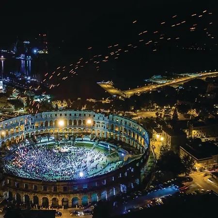 Awesome In With Kitchen *