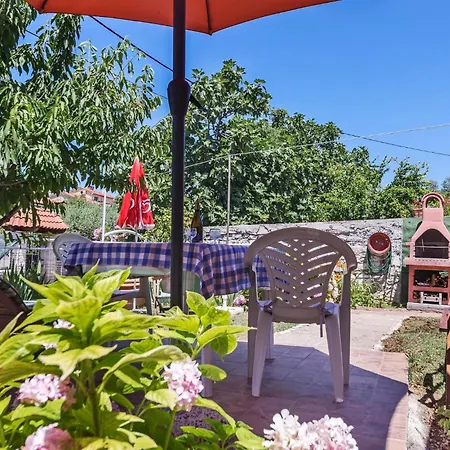 1 Bedroom Beautiful Home In Pula Holiday home