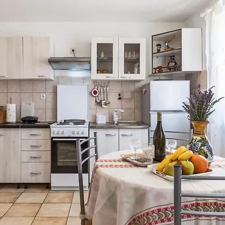 Awesome In With Kitchen Semesterbostad *