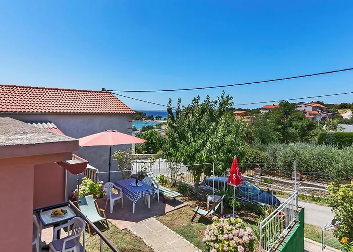 Awesome In With Kitchen Пула