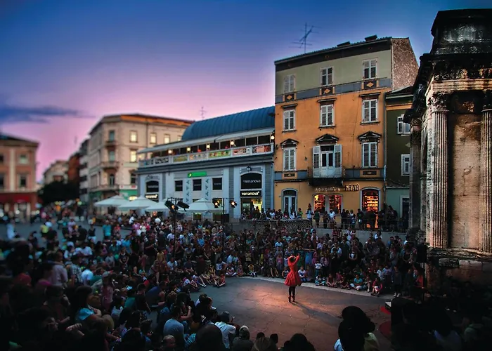 Awesome In With Kitchen *