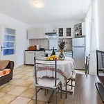 Awesome In With Kitchen * Pula