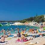 Сasa de vacaciones Awesome In With Kitchen