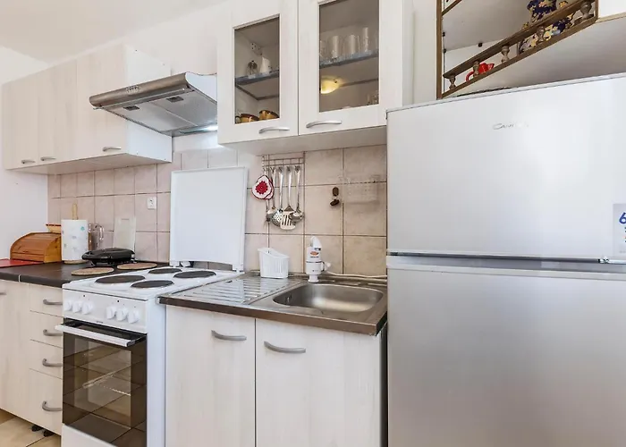 Awesome In With Kitchen 펜션